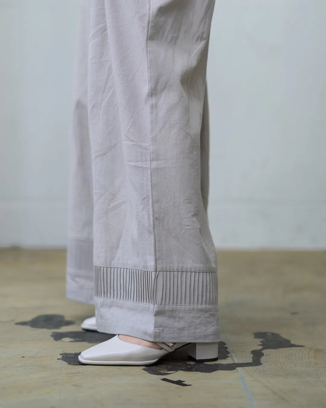 裾ピンタックワイドパンツ