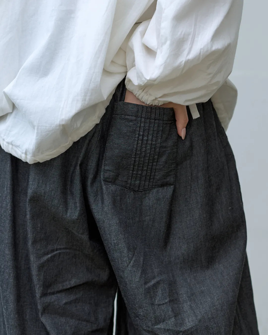 ウエストピンタックデニムパンツ